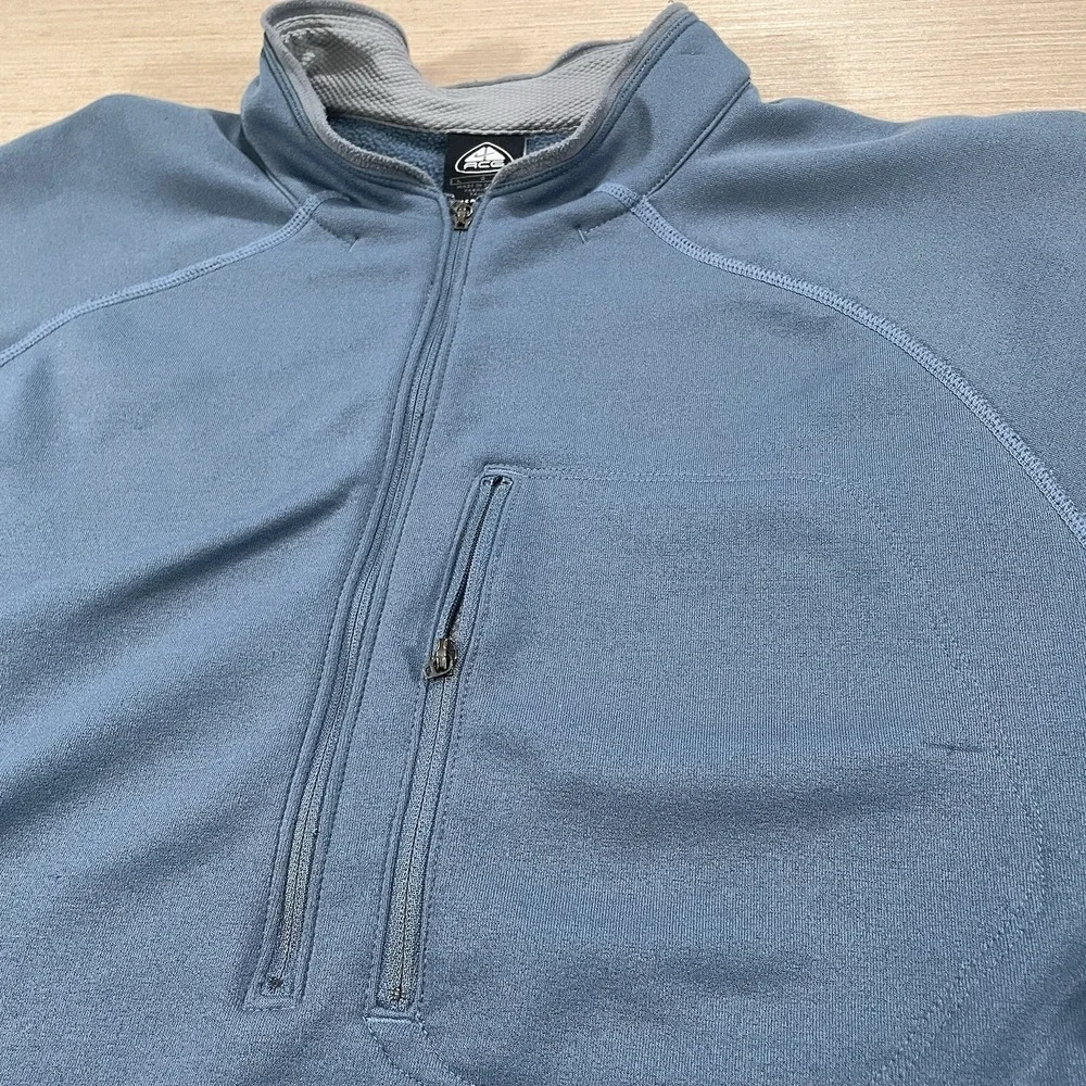 Nike small snag